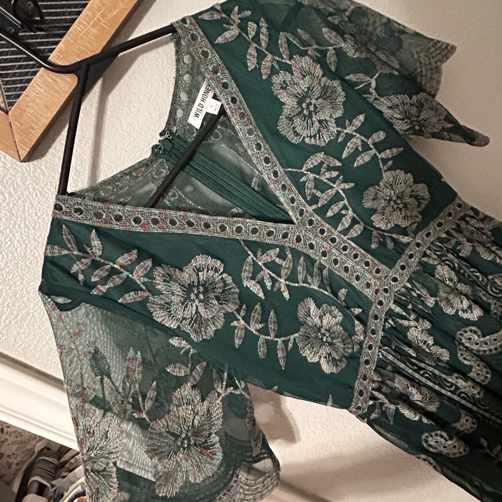 Wild honey maxi dress, size small, never worn